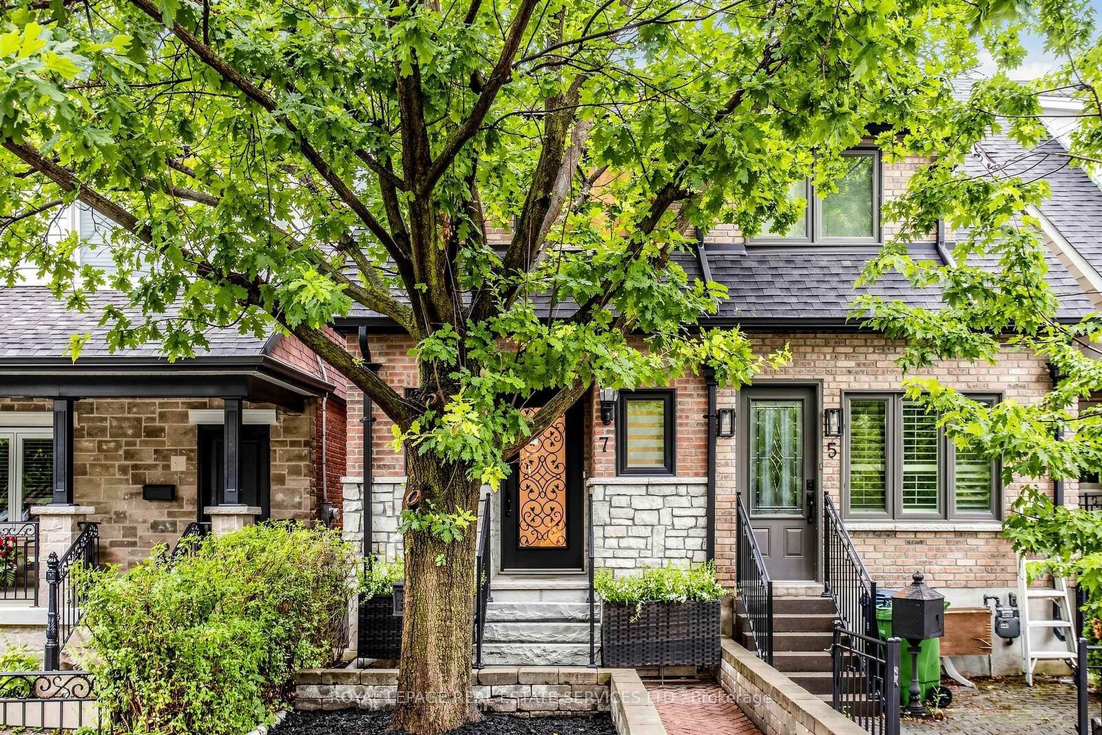 Property Photo:  7 Sellers Avenue  ON M6E 3T4 