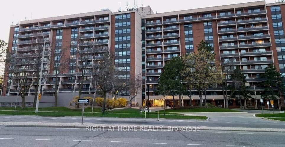 Property Photo:  2929 Aquitaine Avenue 1001  ON L5N 2C7 