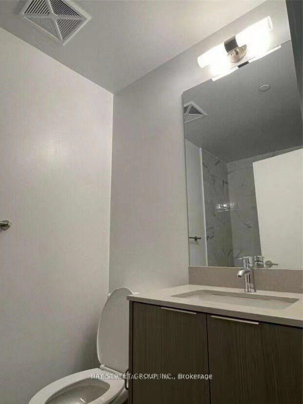 Property Photo: 32 Forest Manor Road 2504 ON M2J 0H2