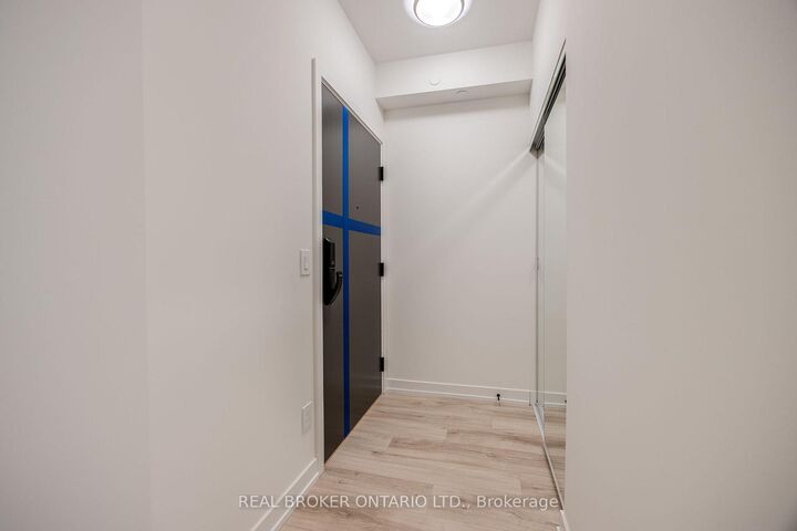 Property Photo:  335 Wheat Boom Drive 1107  ON L6H 7Y1 