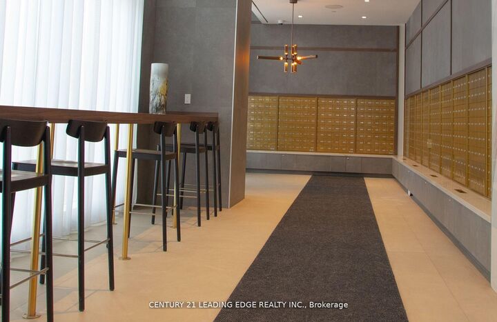 Property Photo: 7890 Jane Street Ph10 ON L4K 0K9