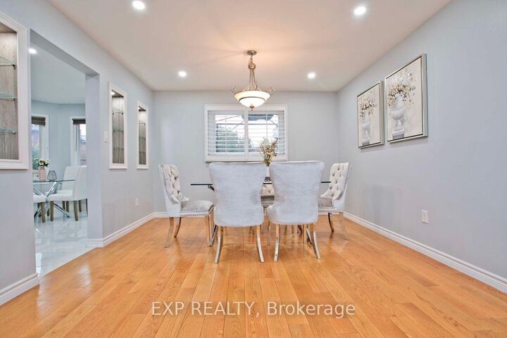 Property Photo:  57 Belvedere Crescent Main  ON L4C 8V4 
