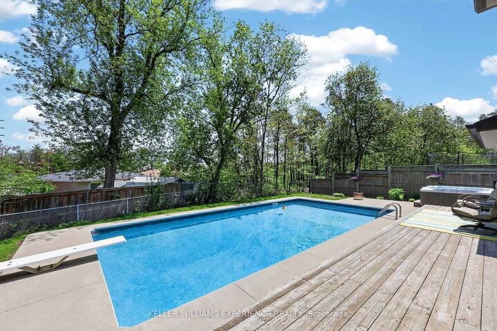 Property Photo:  5 Atwood Court  ON L4N 4V3 