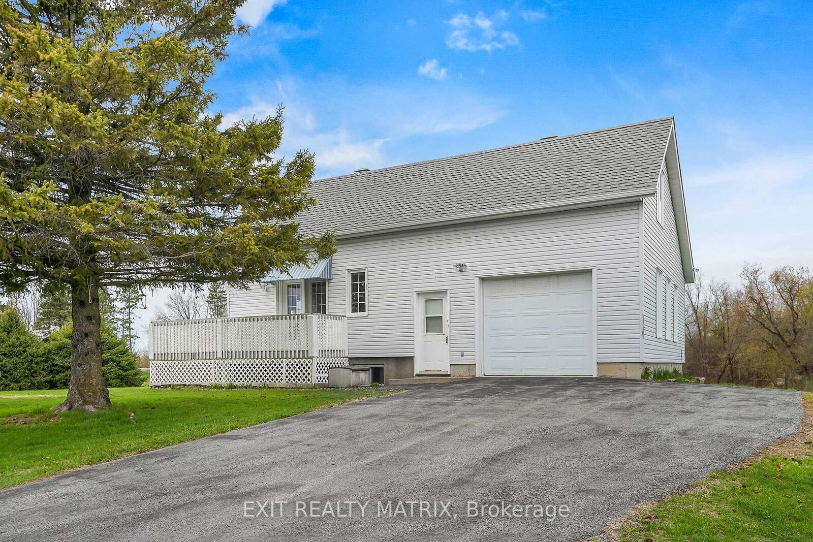 Property Photo: 17 Dubois Street ON K0B 1K0