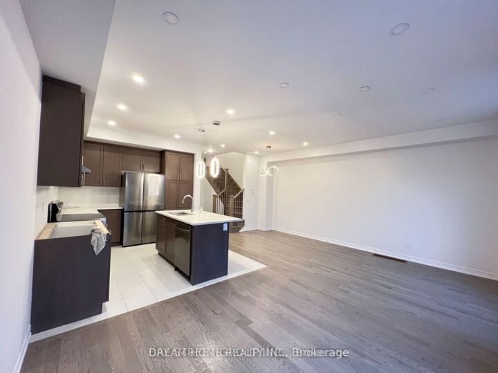 Property Photo: 8 Brofarm Lane ON L4A 5G2