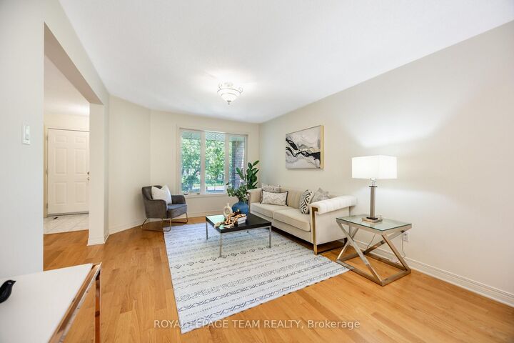 Property Photo: 29 Keno Way ON K2T 1H3