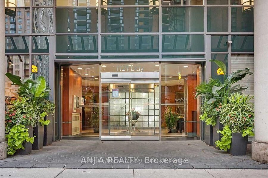 Photo de la propriété: 1121 Bay Street 405 ON M5S 3L9