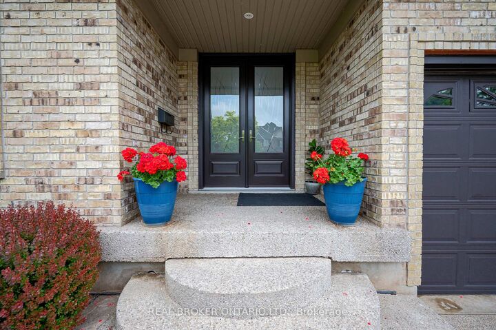 Property Photo: 114 Pennsylvania Crescent ON N2P 2S6