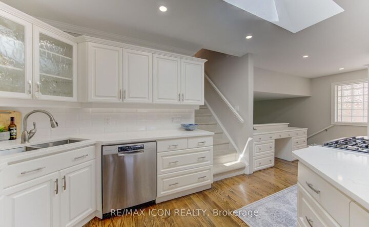 Property Photo:  93 Briargate Drive  ON N2E 2J4 