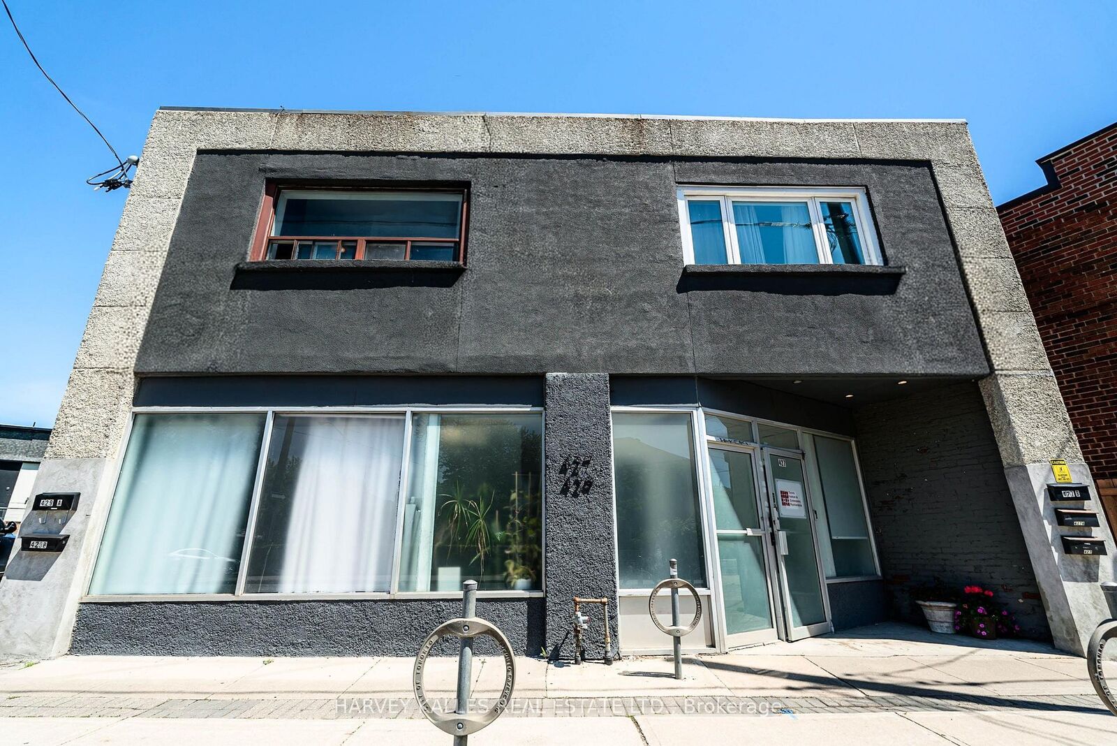 Property Photo: 429 Vaughan Road Unit A ON M6C 2P1