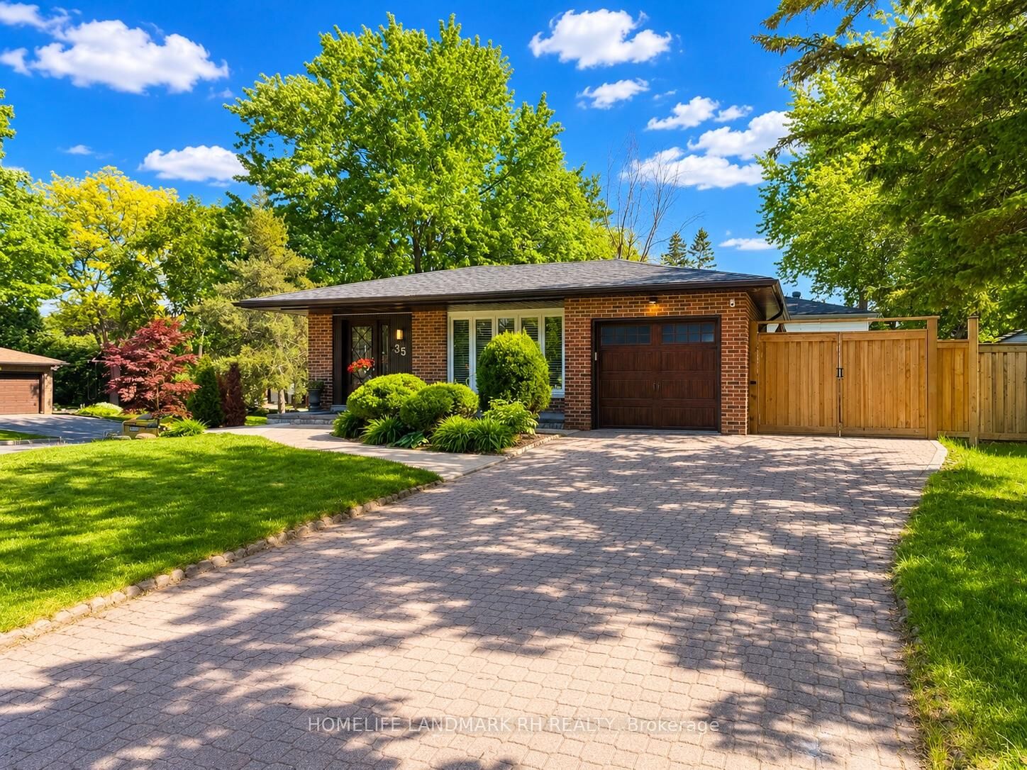 Property Photo: 35 Royal Orchard Boulevard ON L3T 3C4