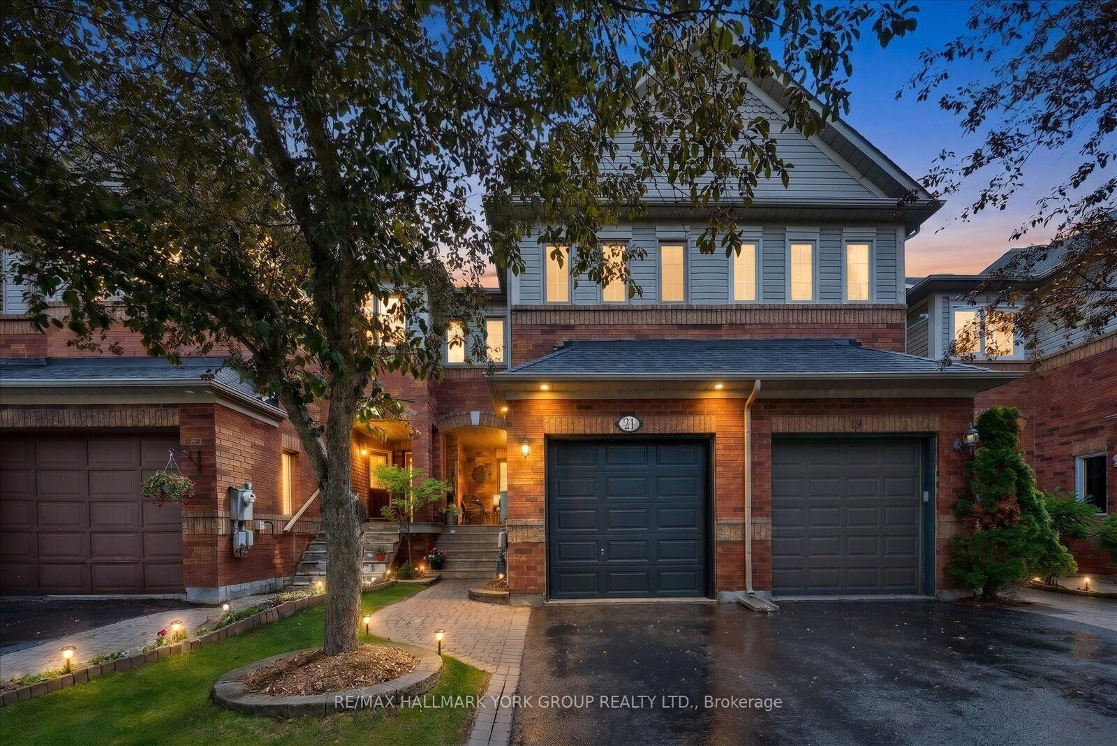 Property Photo: 21 Snedden Avenue ON L4G 7J6