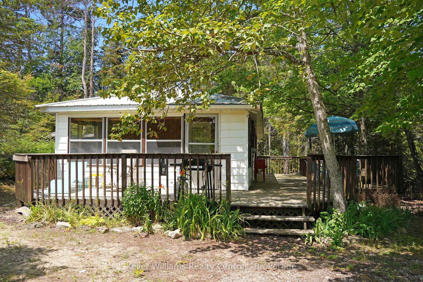 Property Photo:  14 Sog-Je-Wa-Sa Drive  ON N0H 2G0 