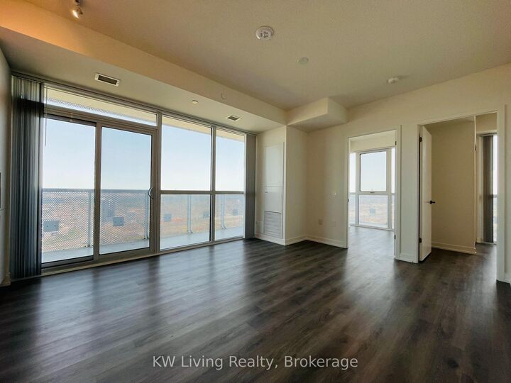 Property Photo: 225 Commerce Street 5009 ON L4K 0R1