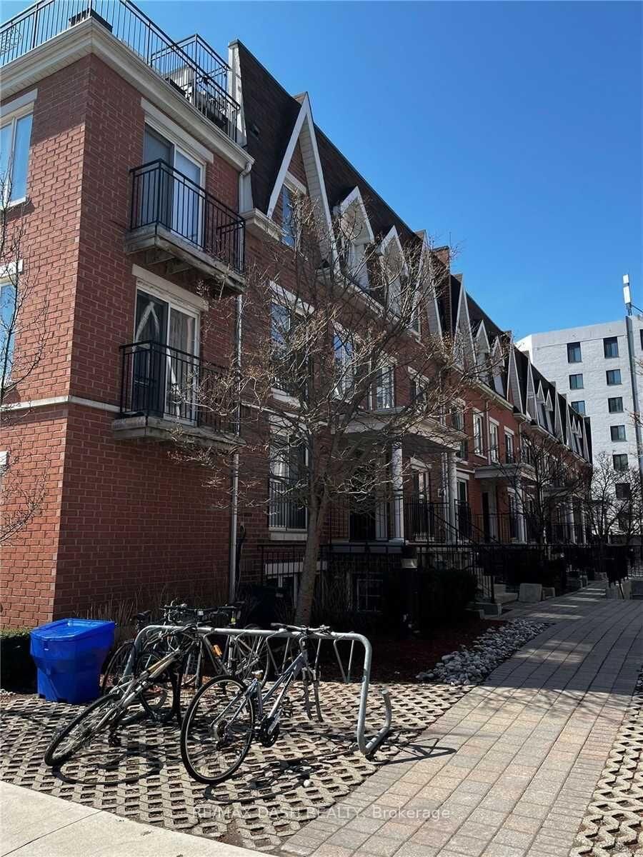 Property Photo:  10 Laidlaw Street 722  ON M6K 1X2 