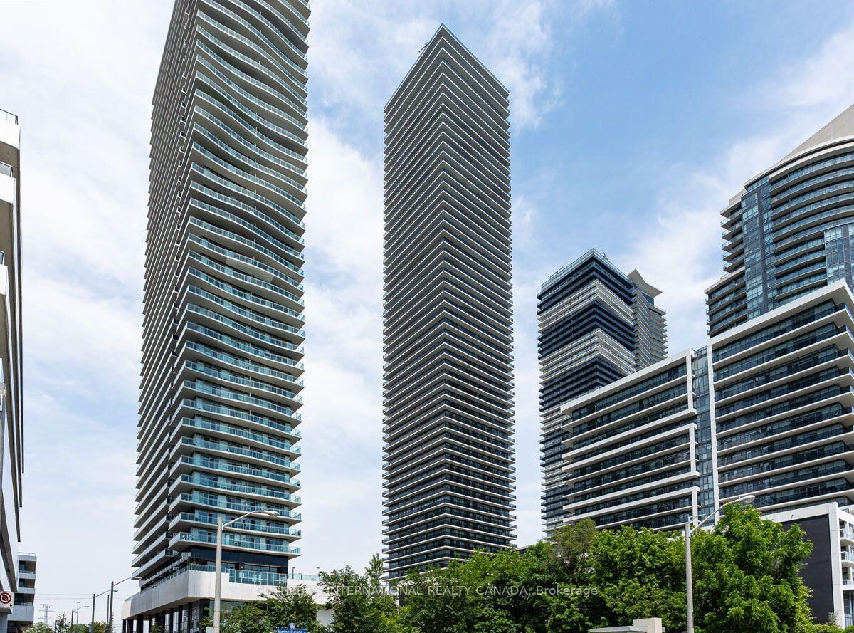 Property Photo:  70 Annie Craig Drive 4805  ON M8V 0G2 