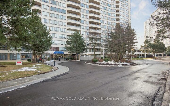 Property Photo:  3 Greystone Walk Drive 1923  ON M1K 5J4 