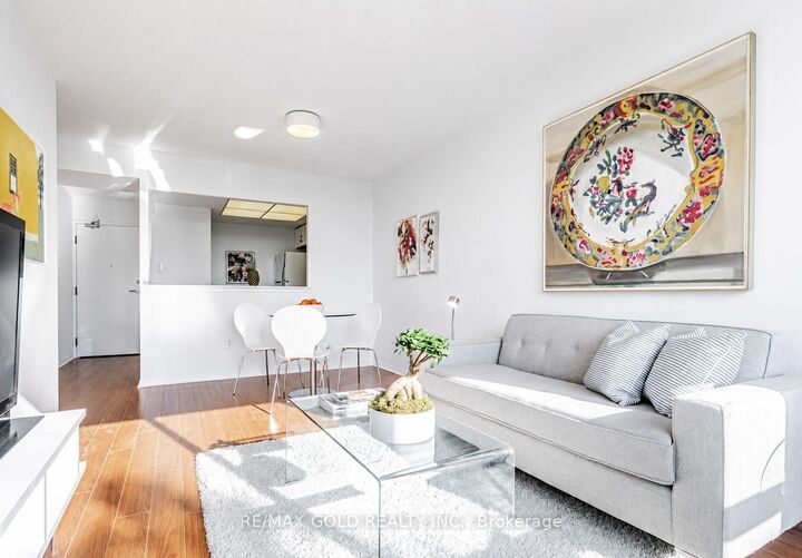 Property Photo:  5 Greystone Walk 515  ON M1K 5J5 