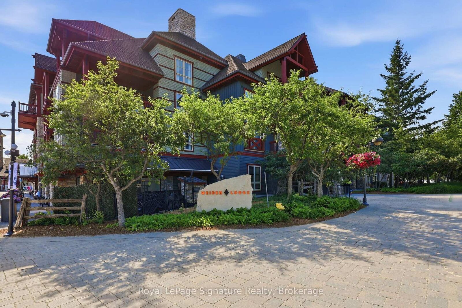 Property Photo: 152 Jozo Weider Boulevard 201 ON L9Y 0V2