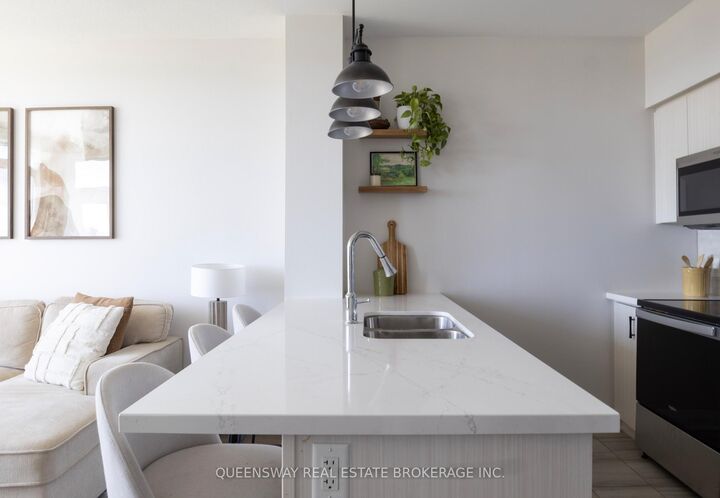 Property Photo:  16 Concord Place 515  ON L3M 0J1 