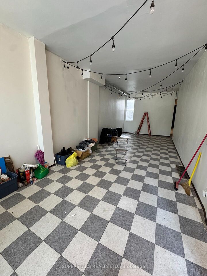 Property Photo: 187 Augusta Avenue ON M5T 2L4