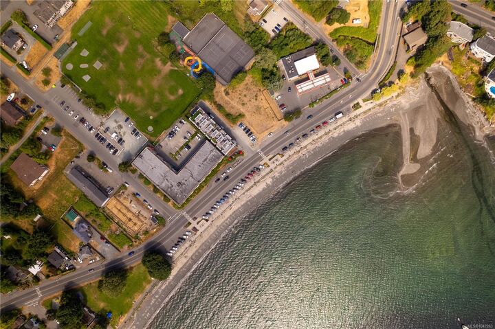 Property Photo: 2835 Departure Bay Rd #101 BC V9S 3X1