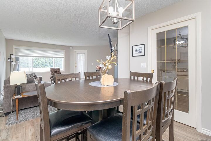 Property Photo: 3931 Shelbourne St #204 BC V8P 4H9