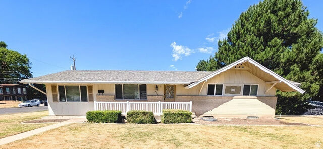 Property Photo: 895 N Stoneybrook Rd UT 84037