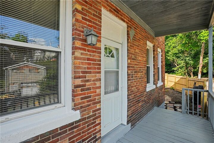 Property Photo: 8 Marne Way PA 15211