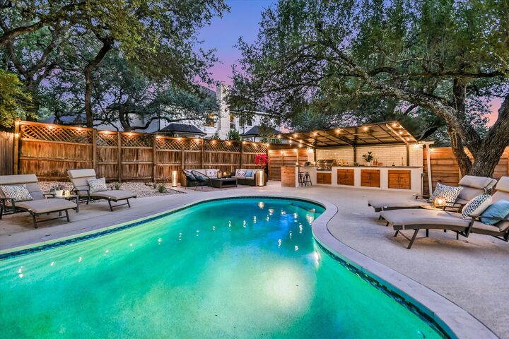 Property Photo: 8301 Willheather Glen TX 78750