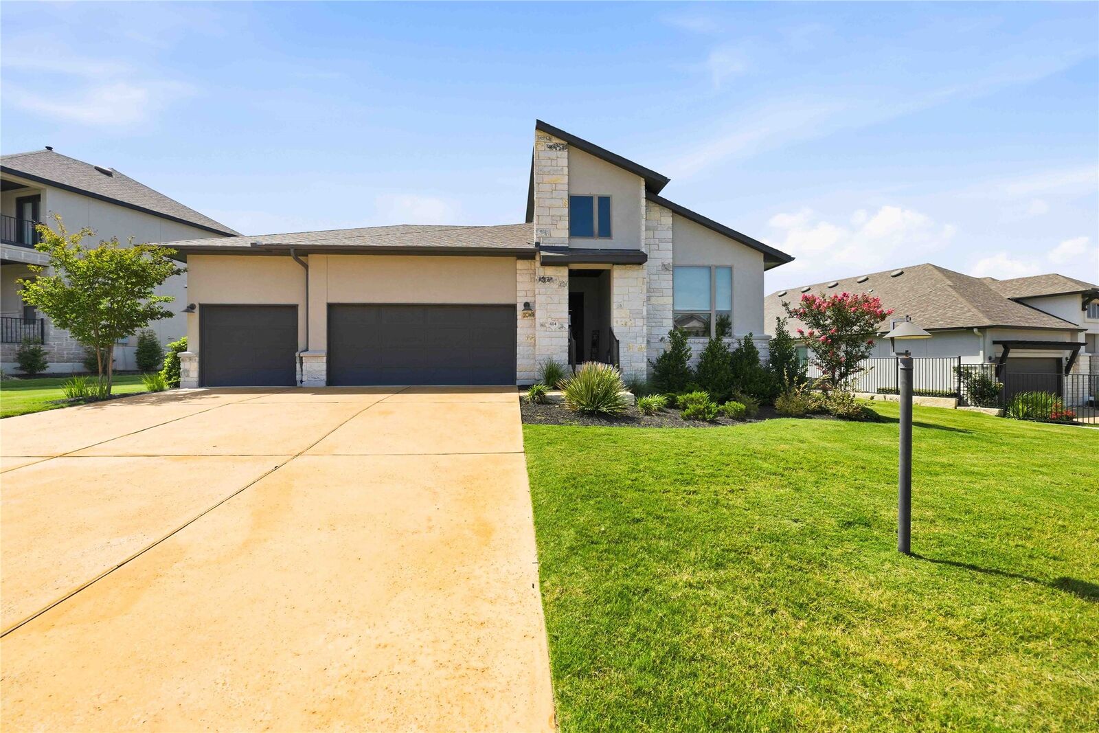 Property Photo: 414 Sitlington Lane TX 78738