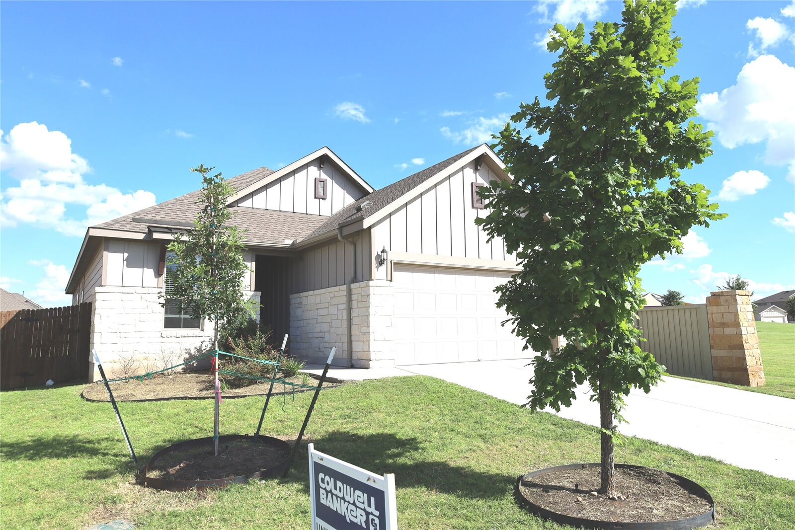 Property Photo: 169 Isabella Way TX 78642