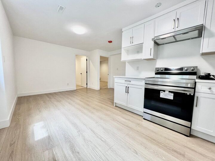 Property Photo:  