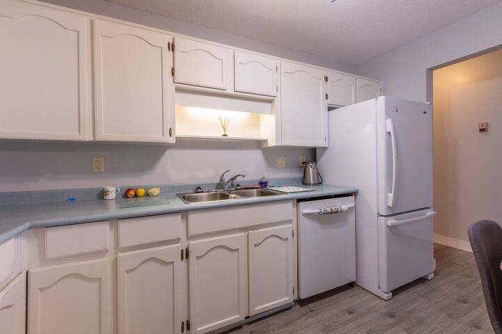 Property Photo: 31850 Union Avenue 211 BC V2T 4V2