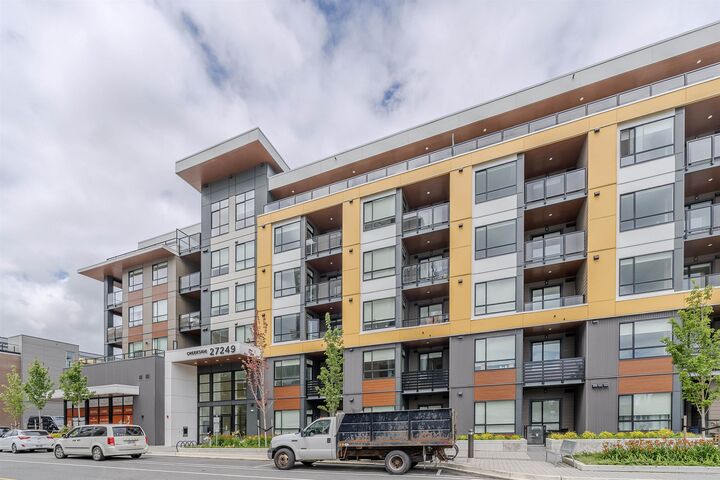 Property Photo: 27249 Aldergrove Town Centre Drive 606 BC V4W 3N7