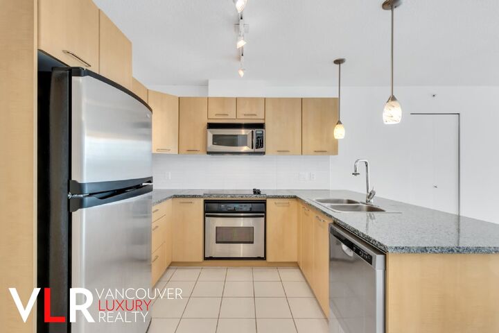Property Photo:  1199 Seymour Street 2807  BC V6B 1K3 