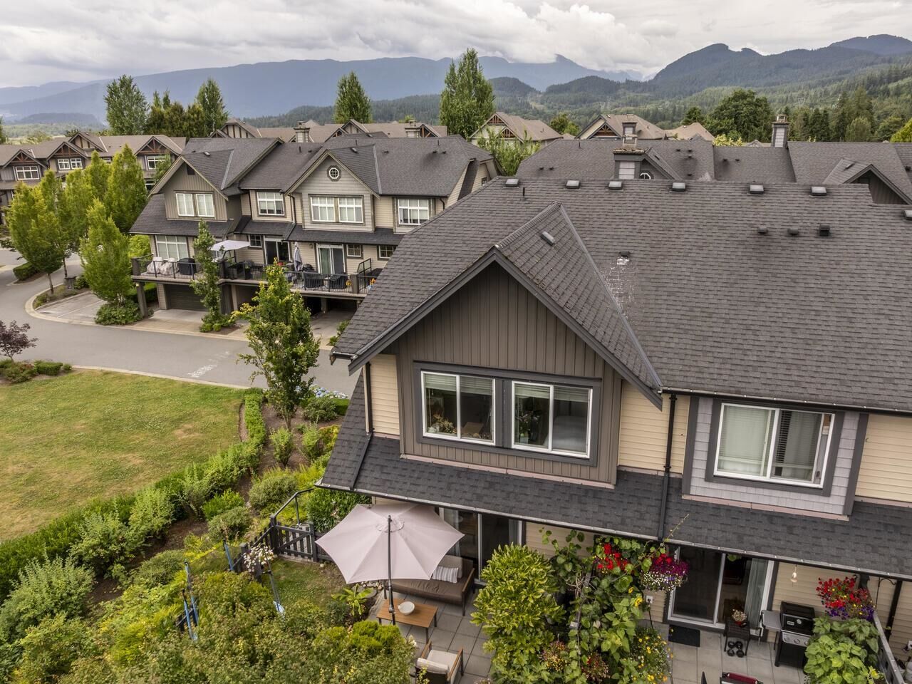 Property Photo: 13819 232 Street 106 BC V4R 0C7