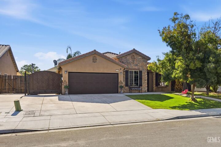 Property Photo: 9508 Wareham Drive CA 93313