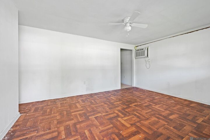 Property Photo:  5764 Hartford Ave  LA 70812 