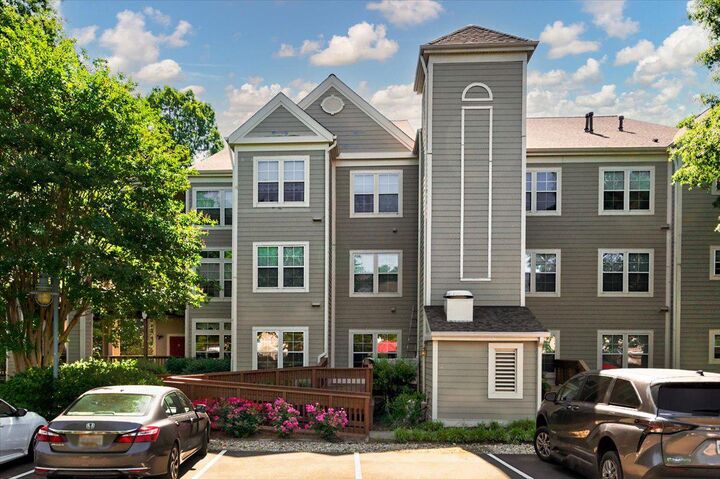Property Photo: 921 Spinnaker Way 921 MD 20688