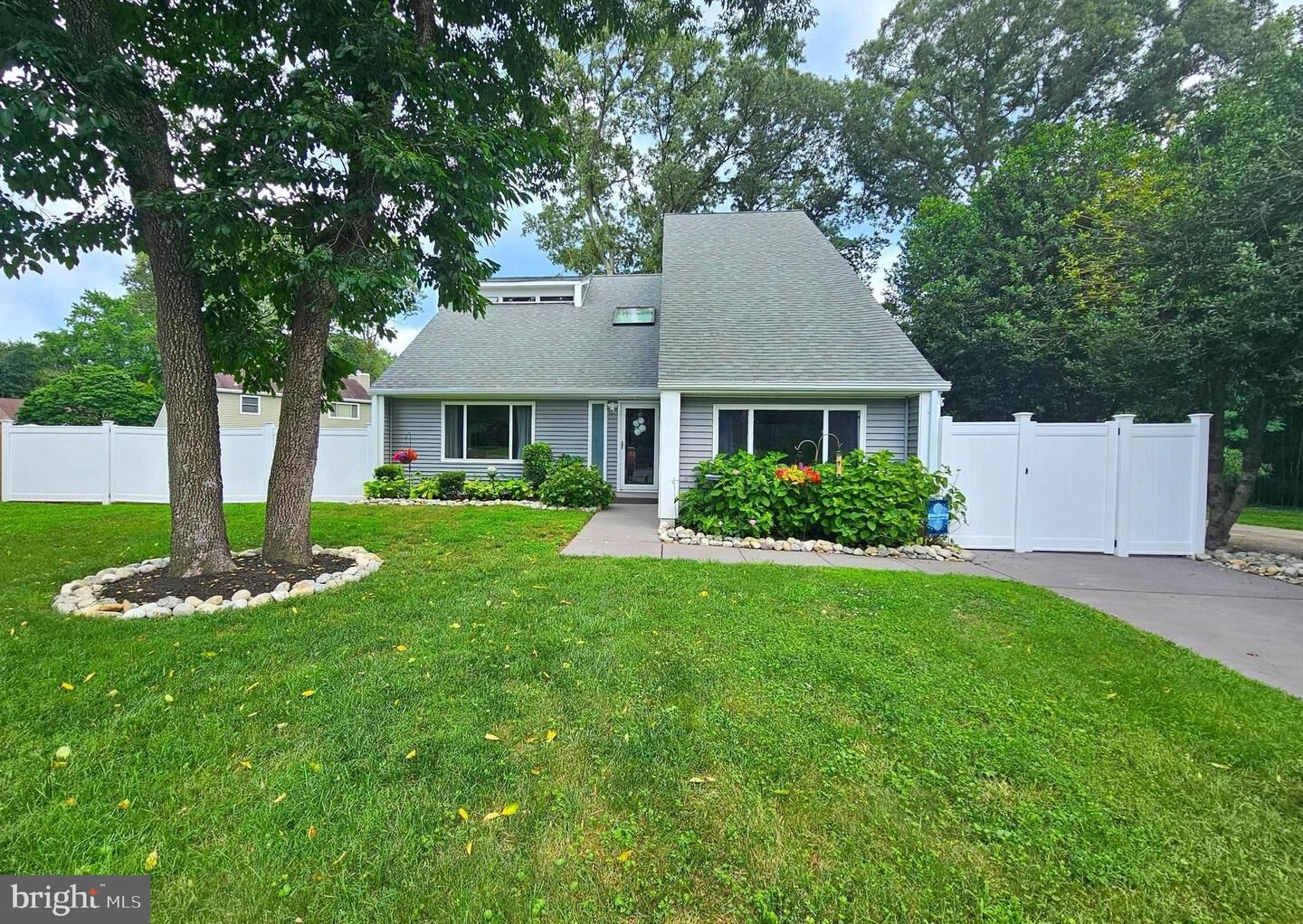 Property Photo:  103 Evon Court  MD 21146 