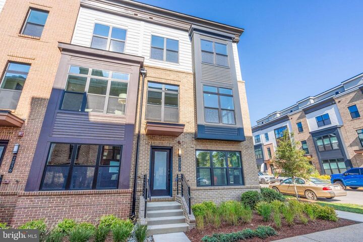 Property Photo: 2038 Tysons Ridgeline Road VA 22046