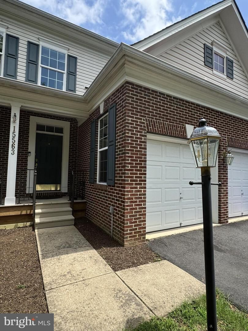 Property Photo:  15563 Kelley Farm Court  VA 22193 