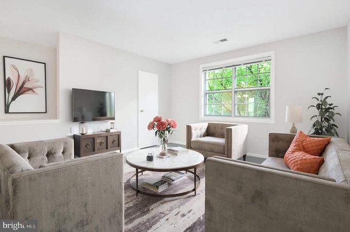 Property Photo:  2511 S Walter Reed Drive B  VA 22206 