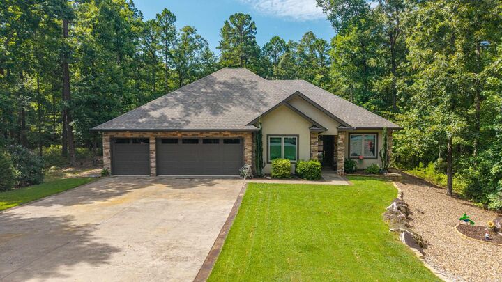 Property Photo: 9 Fenix Circle AR 71909-0000