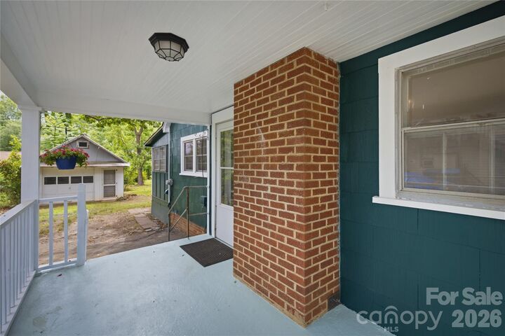 Property Photo:  1909 2nd Avenue SW  NC 28602 