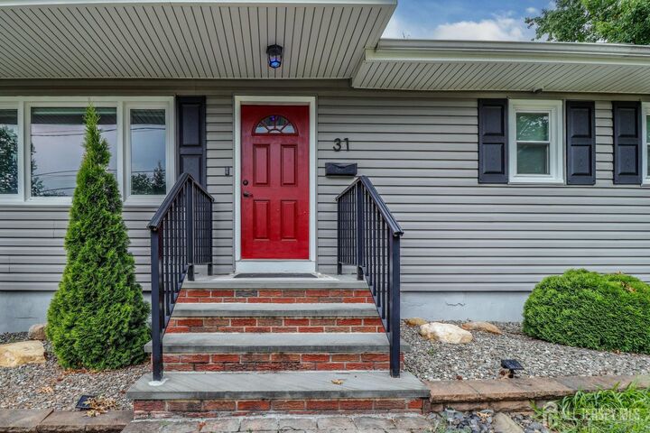 Property Photo:  31 Woodview Avenue  NJ 08863 