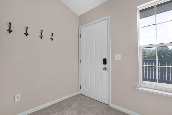 Property Photo: 997 Kingsbury Court OH 43055