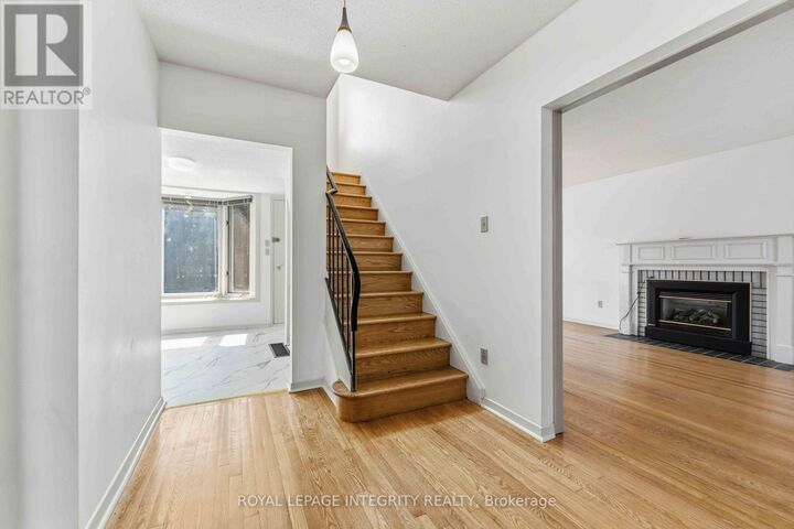 Property Photo:  1842 Playfair Drive  ON K1H 5S1 