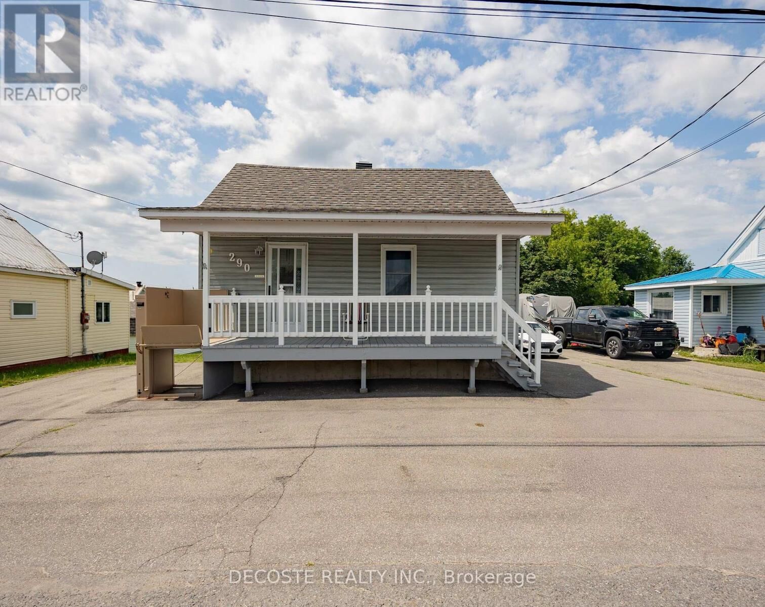 Property Photo: 290 East Boundary Road ON K0C 1A0